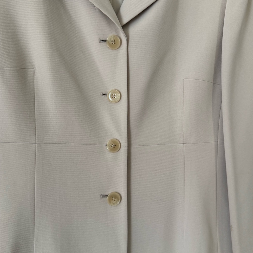50% Off🍁Ann Taylor Classic Beige Blazer - Picture 2 of 8
